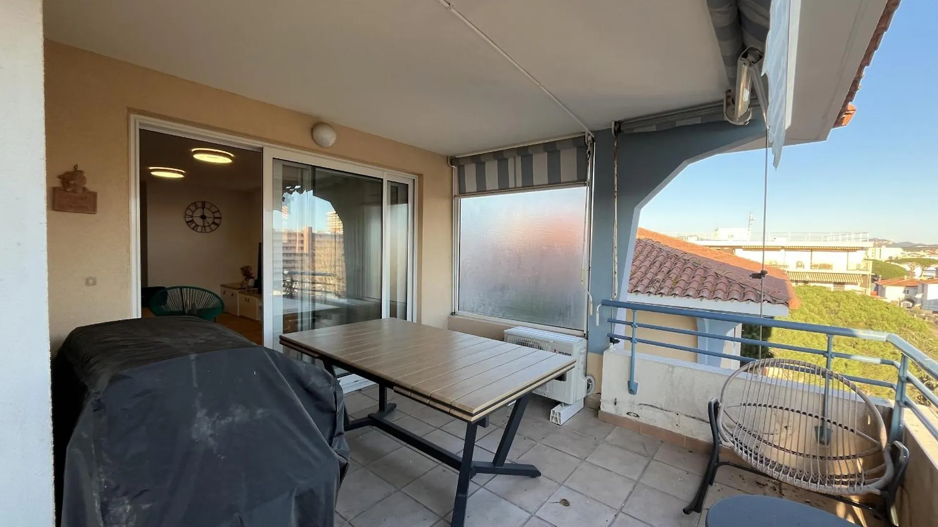 Port Frejus, 150 M De La Plage, Tres Rare A La Loc France